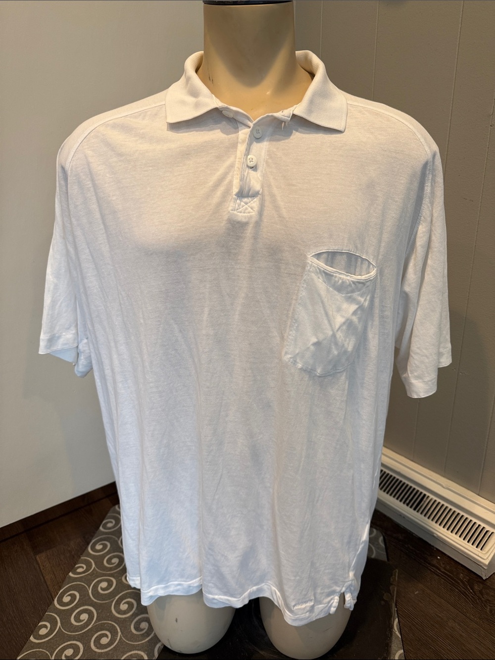 Patagonia White Men's XL Short-Sleeve Polo with Chest Pocket